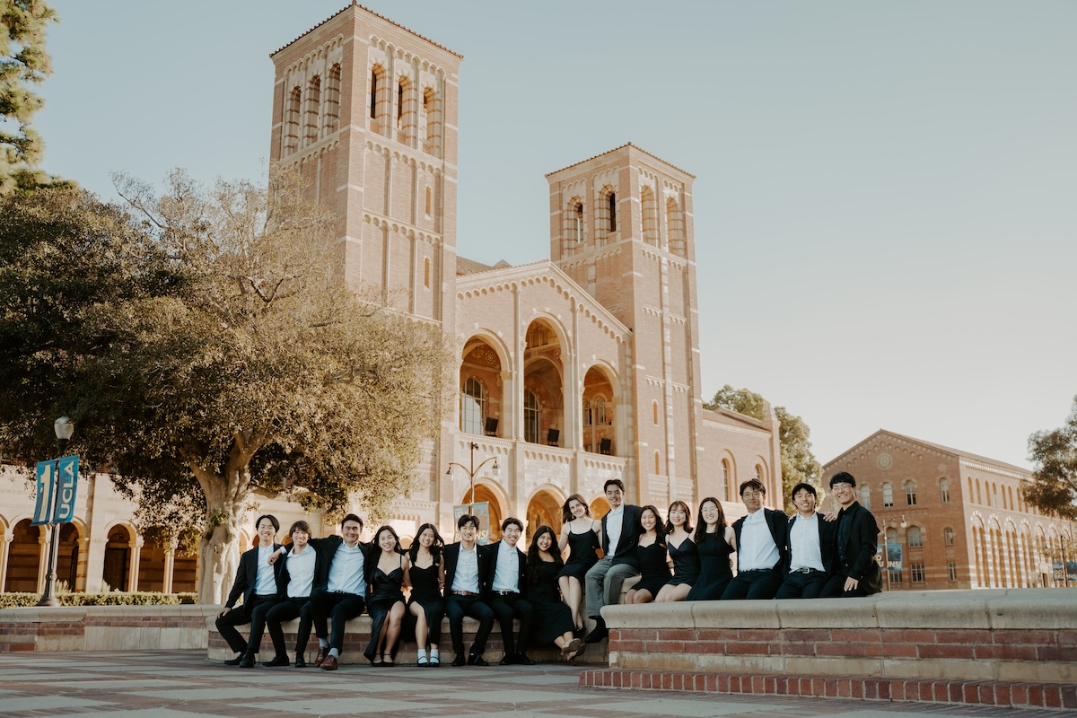 Group photo of Medleys